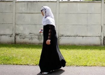 Müsəlman qızların Fransa məktəblərinə girişi qadağan edilib