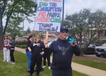 ABŞ-da Tramp hökumətinə qarşı 63 kilometr uzunluğunda insan zənciri yaradılıb