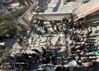 The Guardian: İsrailin Qəzzə sığınacaq məktəblərinə hücumları qəsdəndir