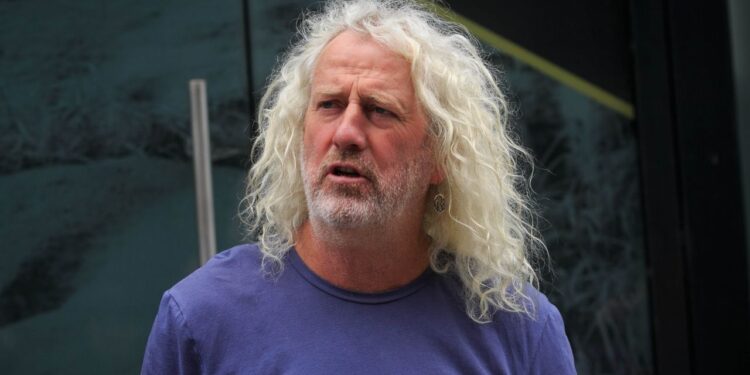 Avropa Parlamentinin keçmiş nümayəndəsi: ABŞ “hərbi cinayətkar”a ehtiram göstərir